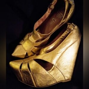 Jeffrey Campbell "Zinnia" Golden Wedge (7)